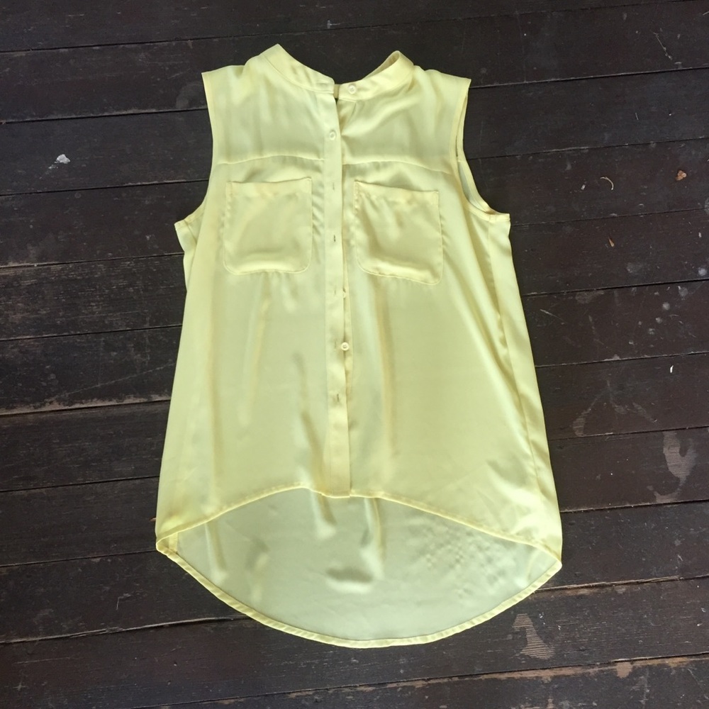 ☀️Forever 21 Yellow Sleeveless Button Down Top Size Small